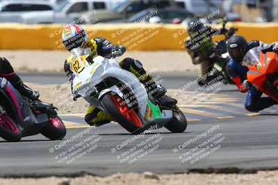 media/Apr-10-2022-SoCal Trackdays (Sun) [[f104b12566]]/Turn 2 (1135am)/